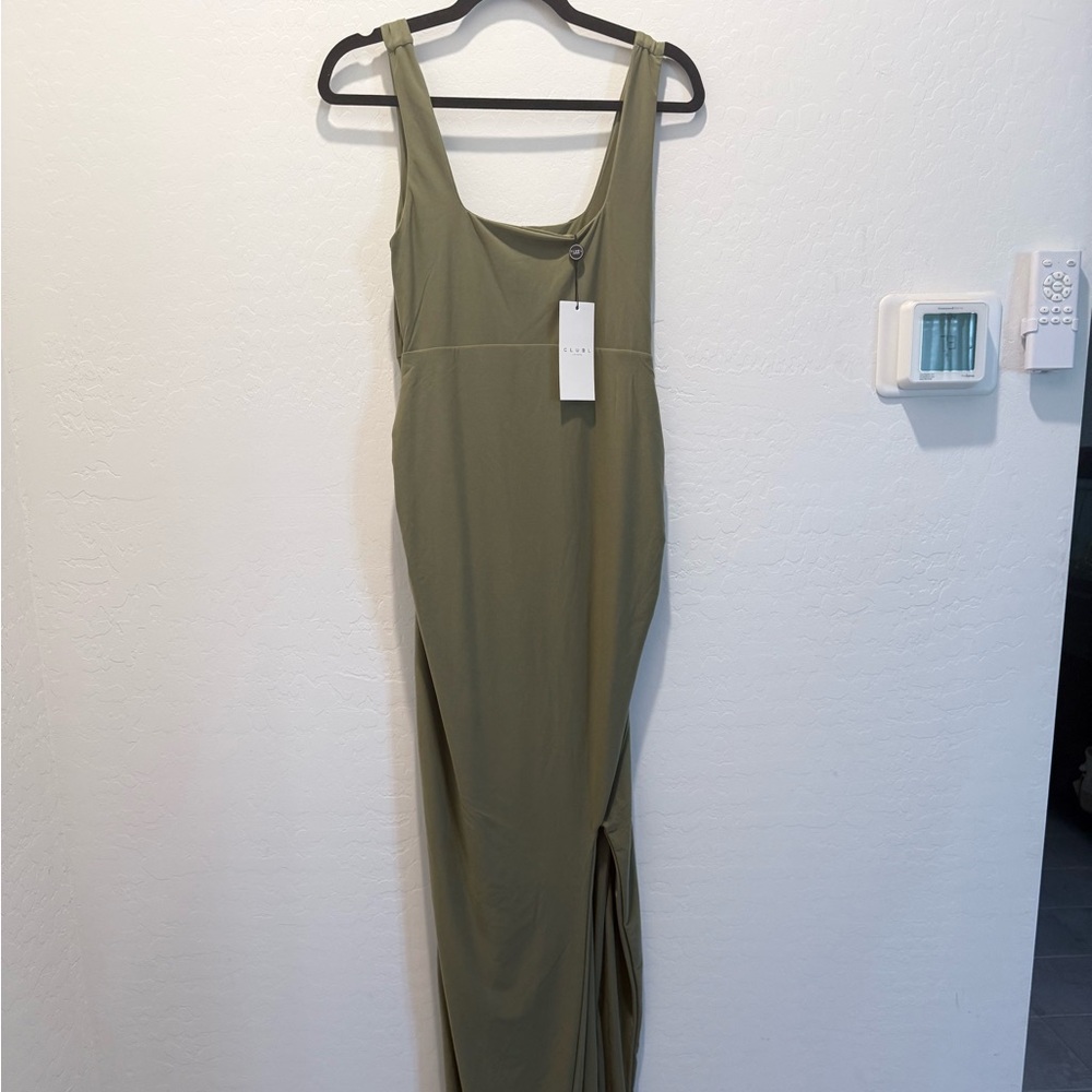 Chic Olive Maxi Dress